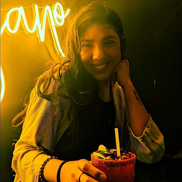 MEET THE POSHER, MARAH💕🫣HEY YALL🥰 - Picture 2 of 2